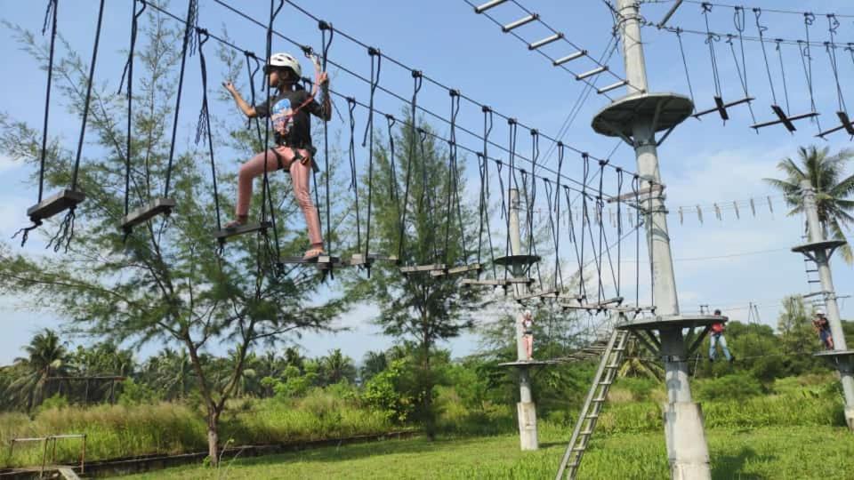 Kanopi Tipi Hotel Kampung Sungai Rengit Kültér fotó